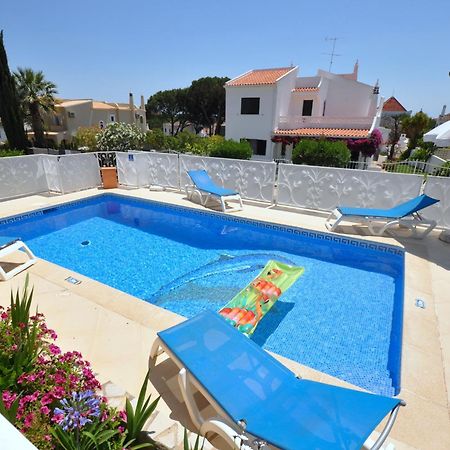 Well-Appointed Villa Is Situated In The Popular Resort Of Vilamoura クアルテイラ エクステリア 写真