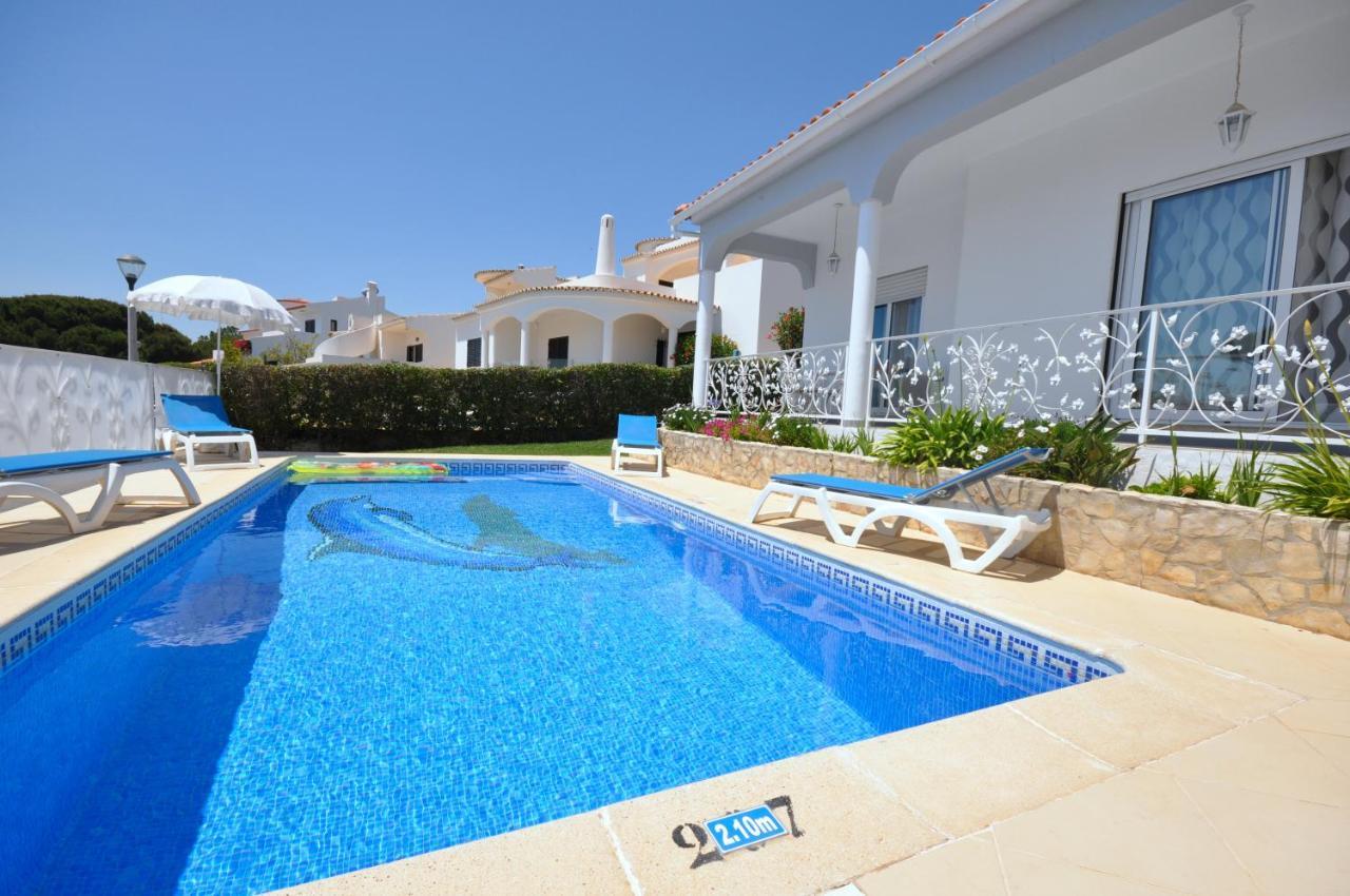 Well-Appointed Villa Is Situated In The Popular Resort Of Vilamoura クアルテイラ エクステリア 写真