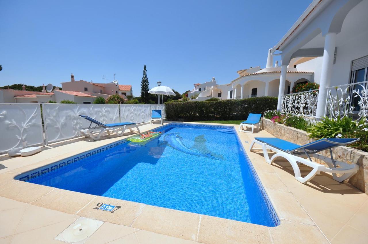 Well-Appointed Villa Is Situated In The Popular Resort Of Vilamoura クアルテイラ エクステリア 写真