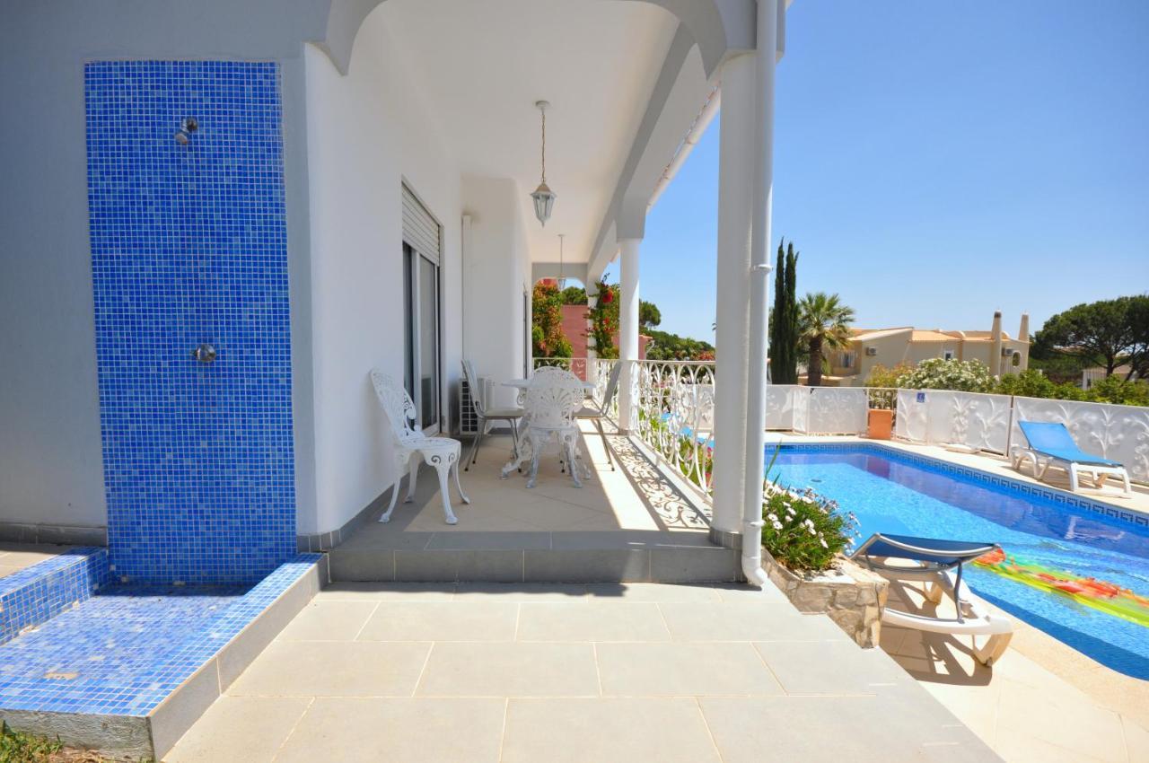 Well-Appointed Villa Is Situated In The Popular Resort Of Vilamoura クアルテイラ エクステリア 写真