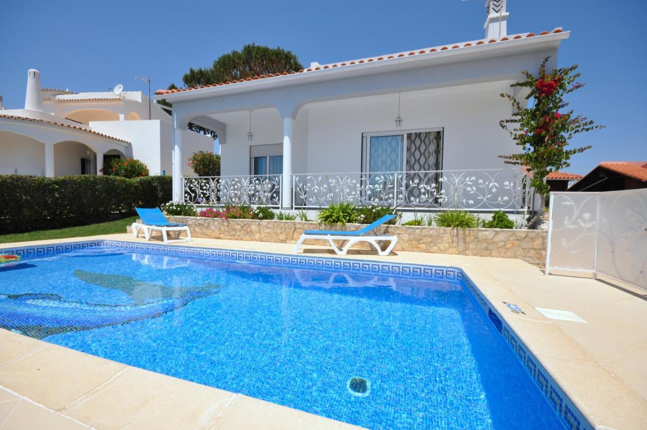 Well-Appointed Villa Is Situated In The Popular Resort Of Vilamoura クアルテイラ エクステリア 写真